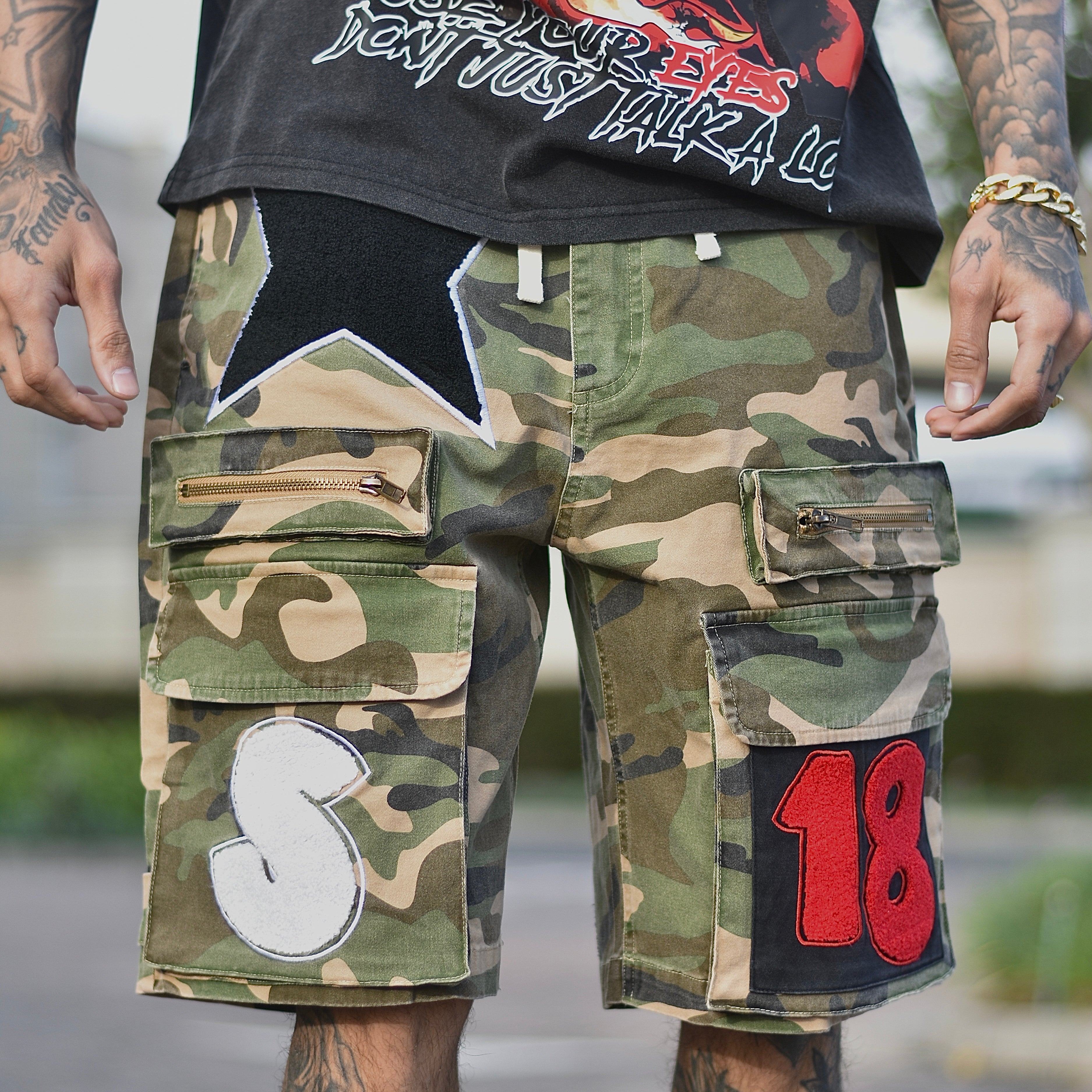 military camo cargo shorts 18, S, star logos